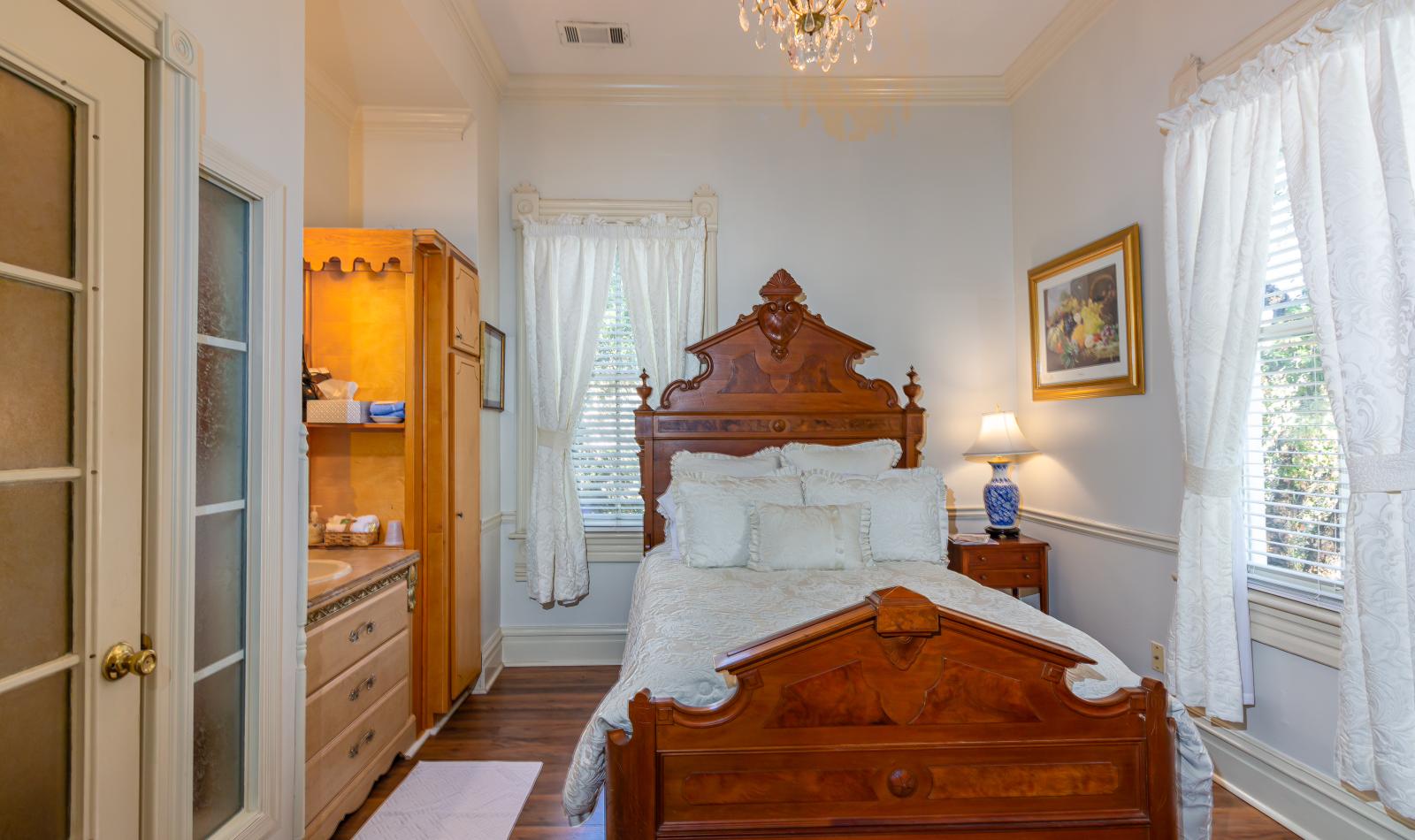 Lantana Room: Amethyst Garden Bed and Breakfast Savannah