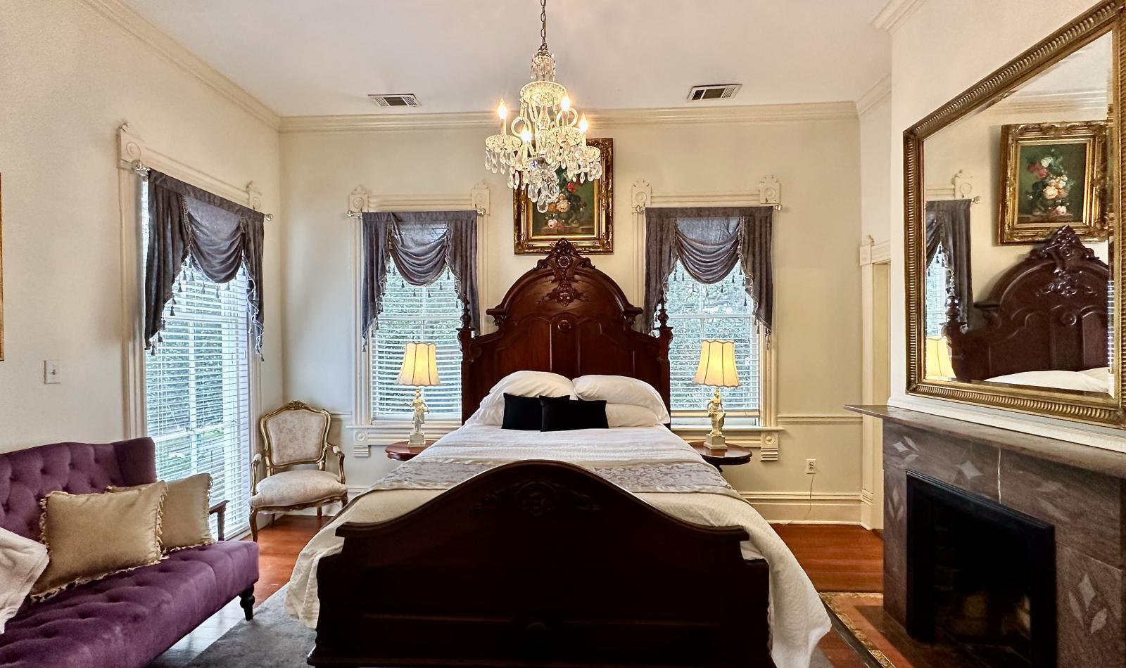 Rose Room - Amethyst Garden Bed and Breakfast in Savannah GA