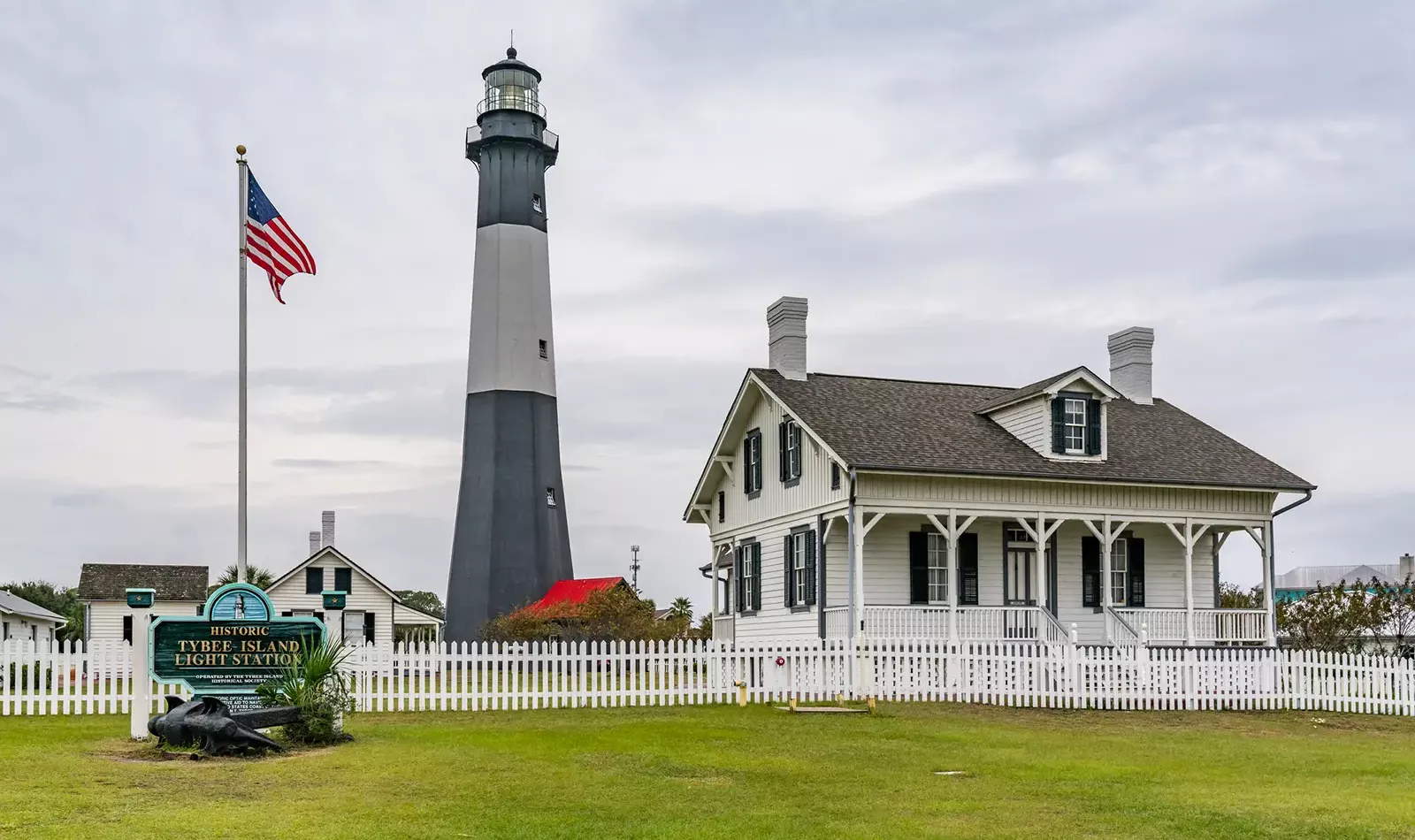 Savannah GA Attractions: Tybee Island Lighthouse